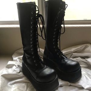 Demonia stomper rave boots